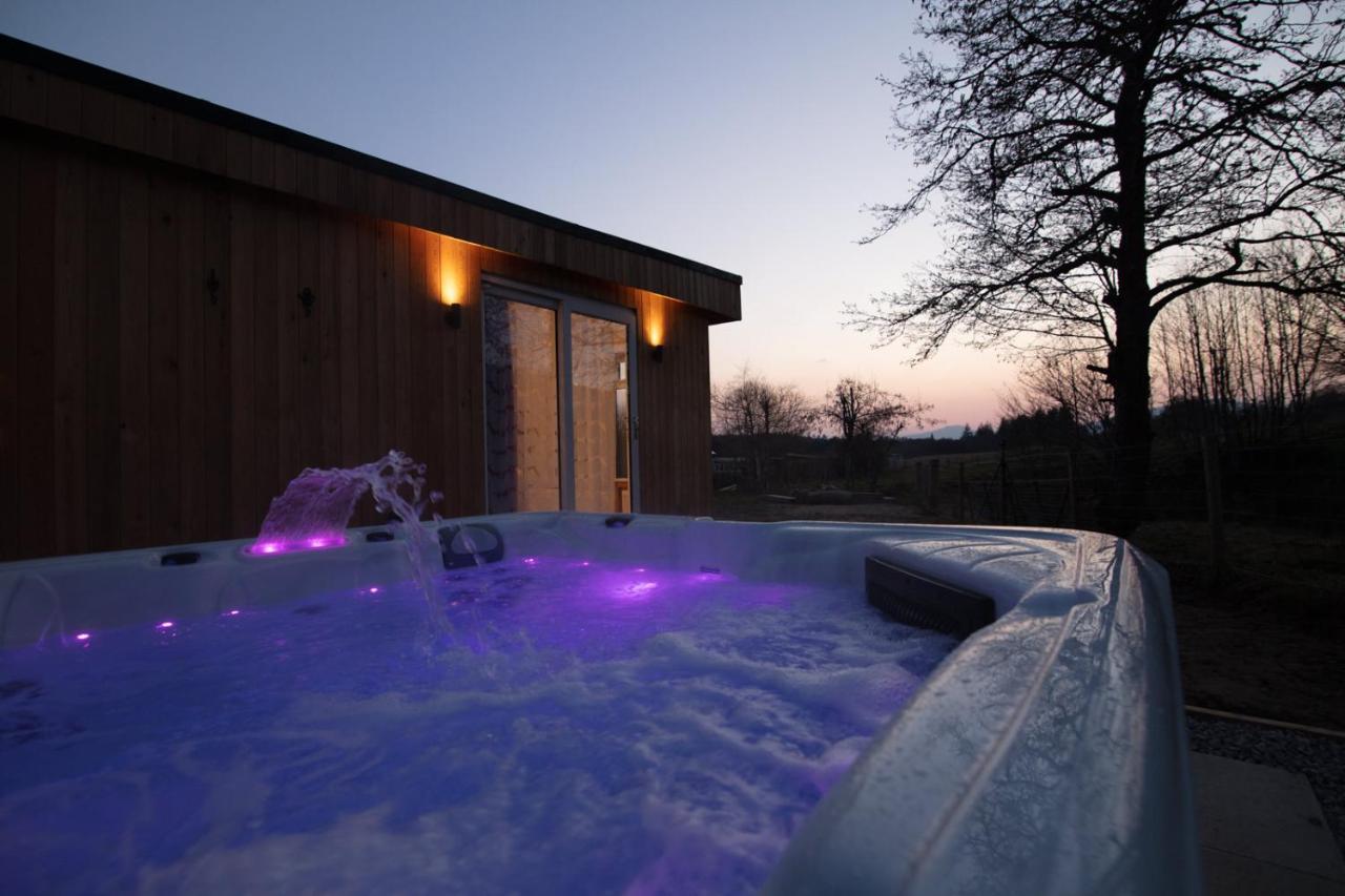 Allt Mor Rentals - Chalet With Hot Tub, And Studio Apartment No Hot Tub Roybridge Eksteriør bilde
